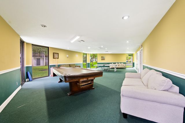 113 Royal Park Drive 2h, Oakland Park, FL 33309