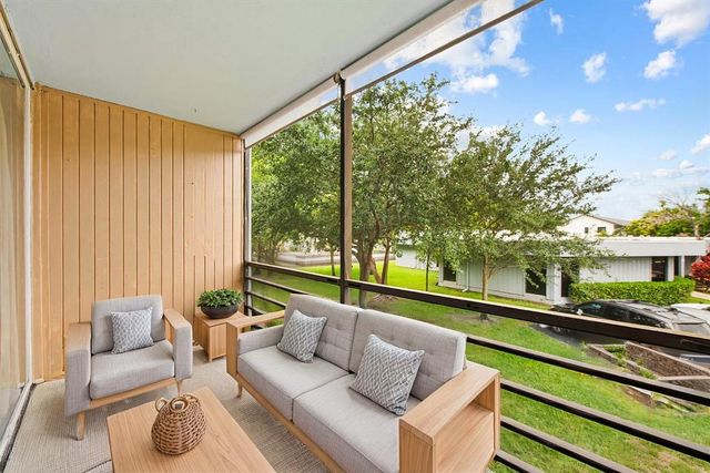 113 Royal Park Drive 2h, Oakland Park, FL 33309