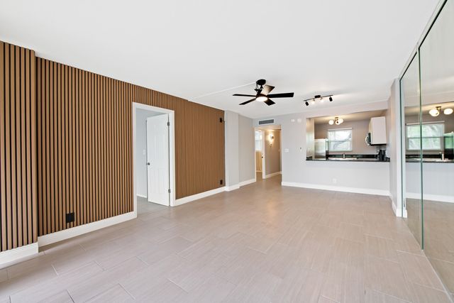 113 Royal Park Drive 2h, Oakland Park, FL 33309