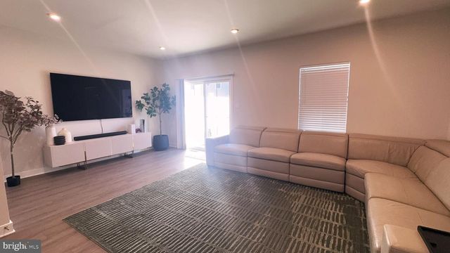 30 DOLCIE LN, Lawrence Twp, NJ 08648