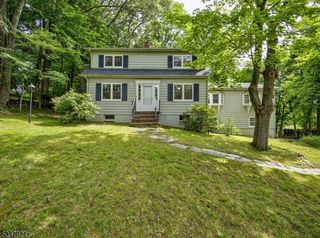19 Greenwood Ave, Dover Town, NJ 07801