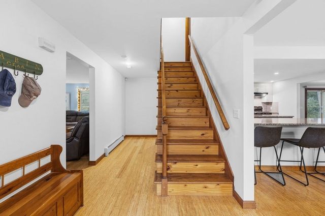 33 Woodland Rd, Rochester, MA 02770