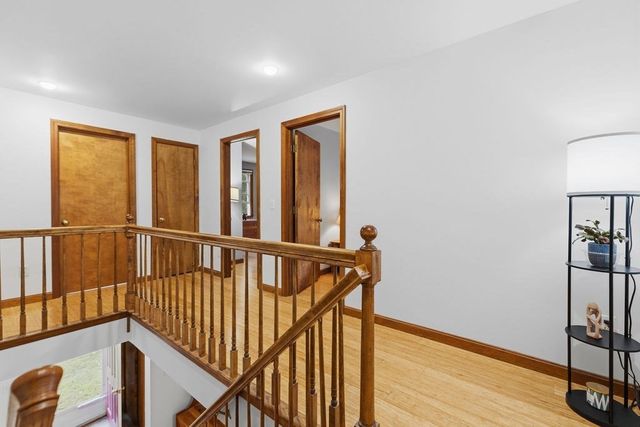 33 Woodland Rd, Rochester, MA 02770