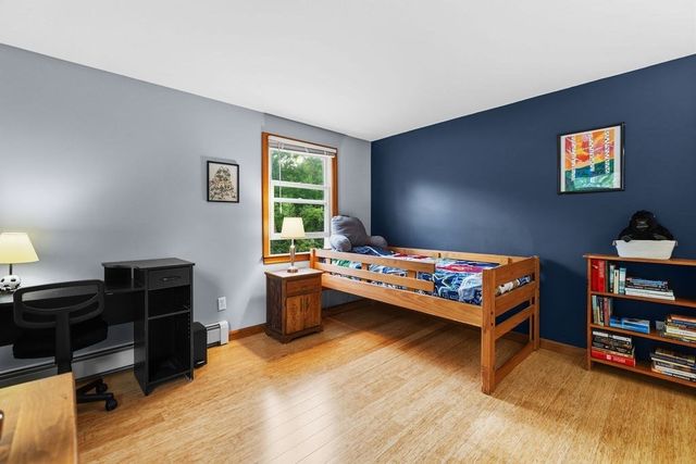 33 Woodland Rd, Rochester, MA 02770