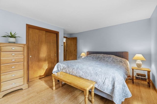 33 Woodland Rd, Rochester, MA 02770