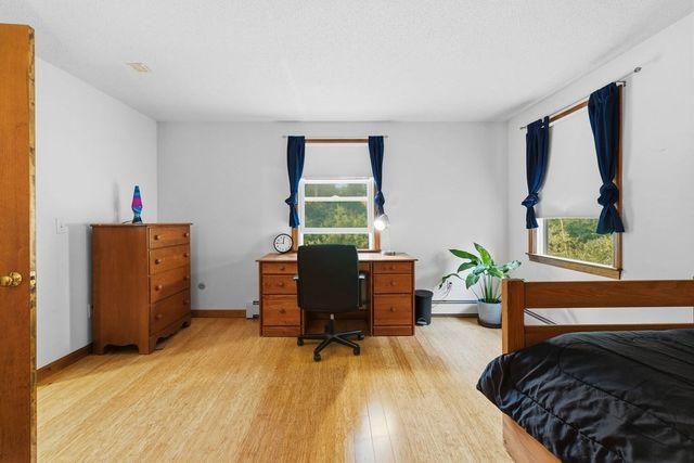 33 Woodland Rd, Rochester, MA 02770