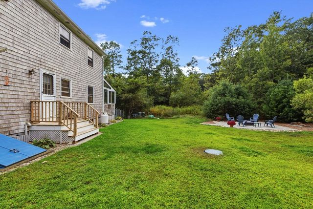 33 Woodland Rd, Rochester, MA 02770