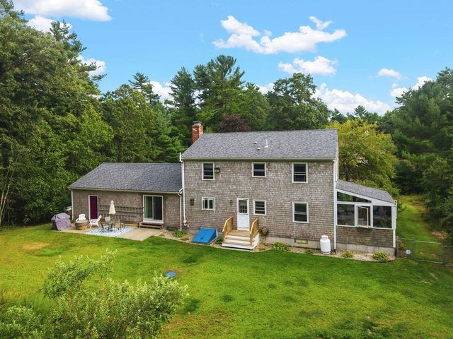 33 Woodland Rd, Rochester, MA 02770
