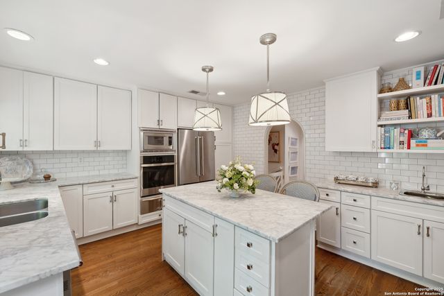 643 Terrell Rd, Terrell Hills, TX 78209