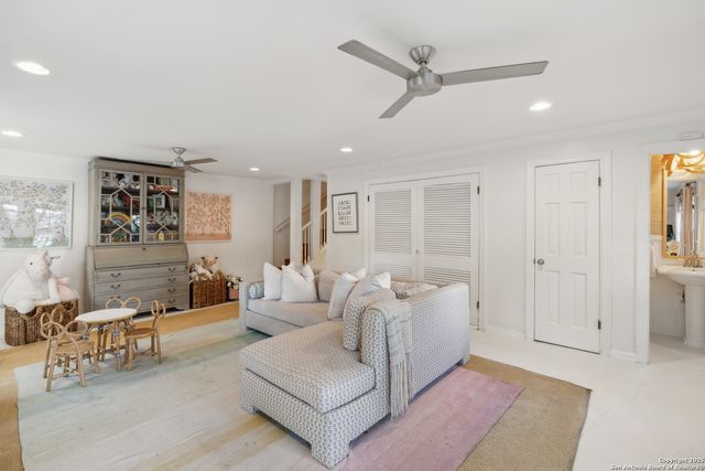 643 Terrell Rd, Terrell Hills, TX 78209
