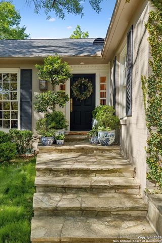 643 Terrell Rd, Terrell Hills, TX 78209