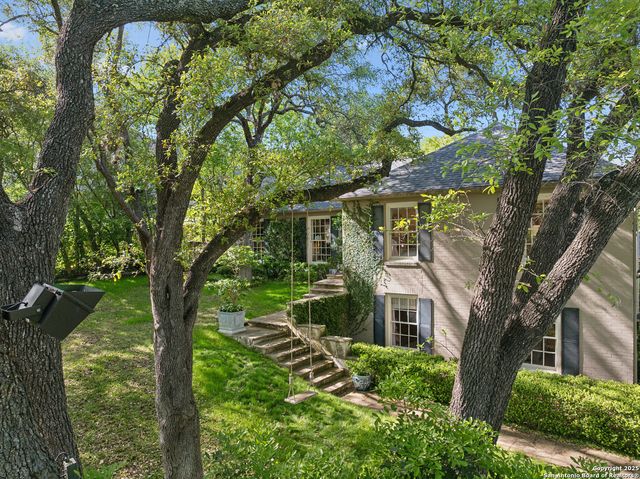 643 Terrell Rd, Terrell Hills, TX 78209