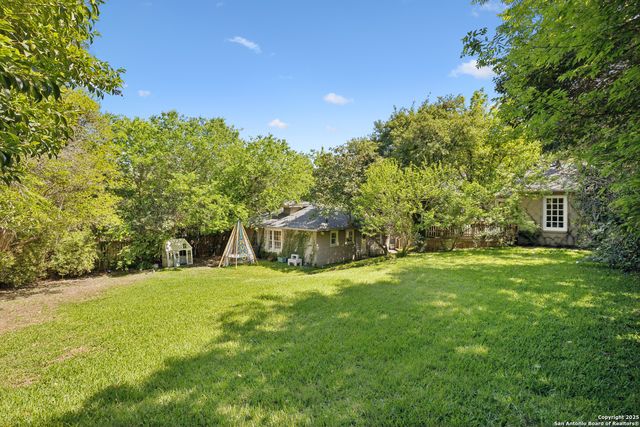 643 Terrell Rd, Terrell Hills, TX 78209