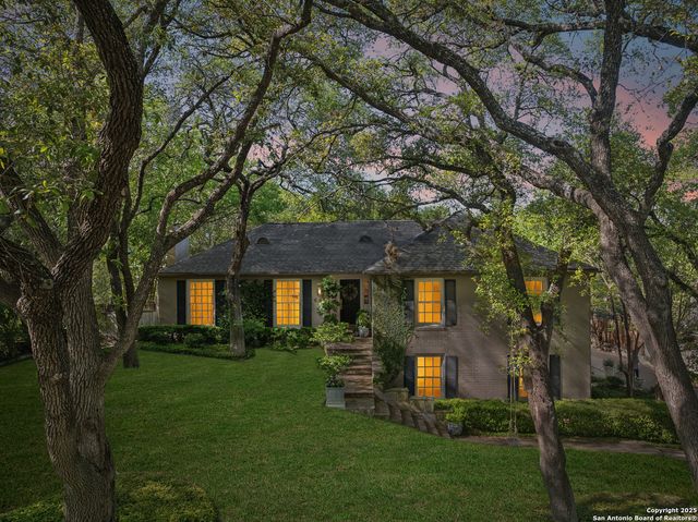 643 Terrell Rd, Terrell Hills, TX 78209
