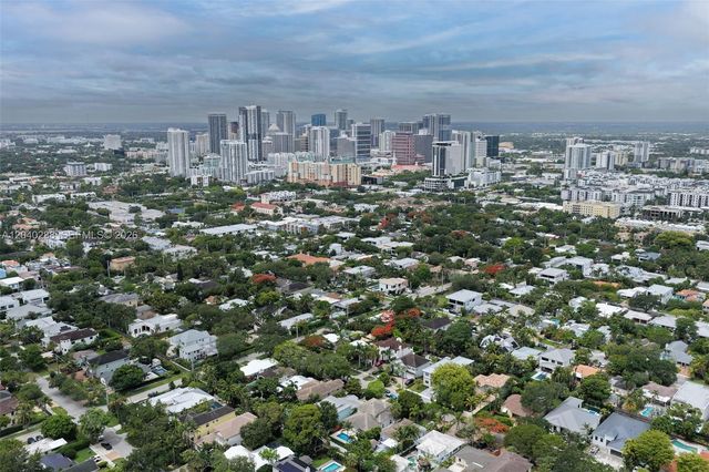 611 NE 14th Avenue 206, Fort Lauderdale, FL 33304