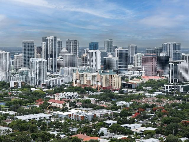 611 NE 14th Avenue 206, Fort Lauderdale, FL 33304