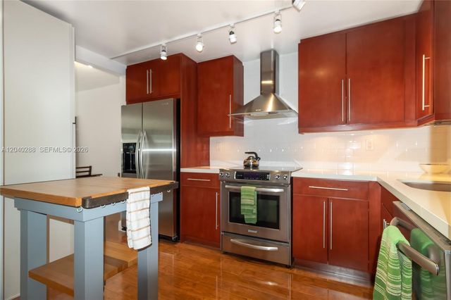 611 NE 14th Avenue 206, Fort Lauderdale, FL 33304