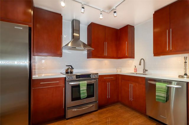611 NE 14th Avenue 206, Fort Lauderdale, FL 33304