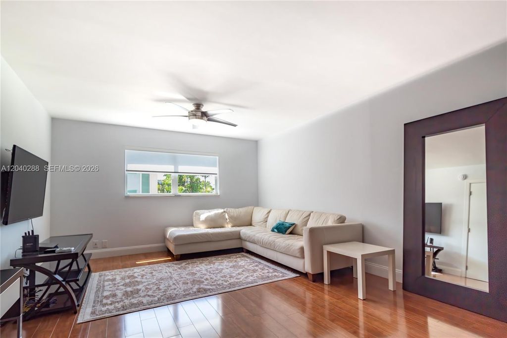 611 NE 14th Avenue 206, Fort Lauderdale, FL 33304