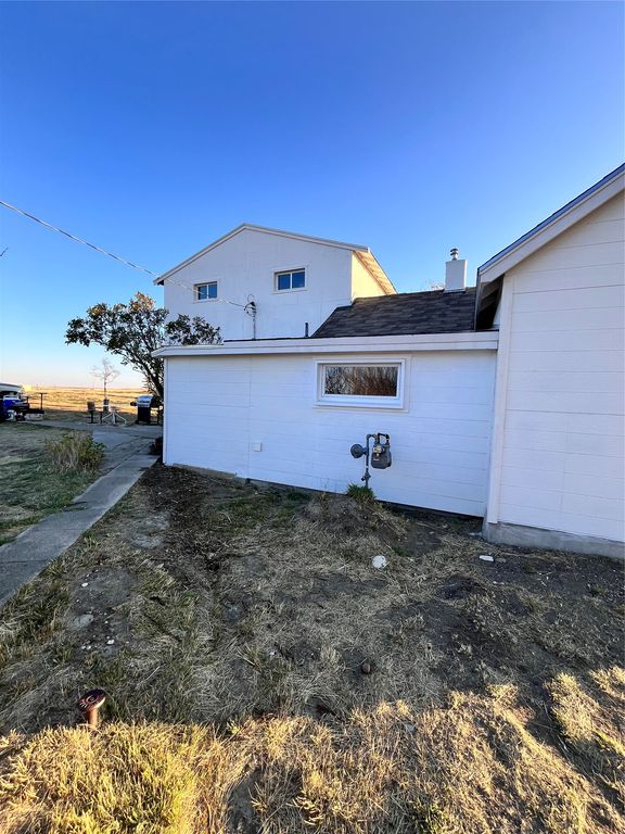 534 and 546 Wolf Avenue, Sweet Grass, MT 59484 photo 2