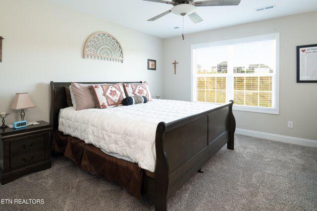 121 E Fortenberry St, Oak Ridge, TN 37830