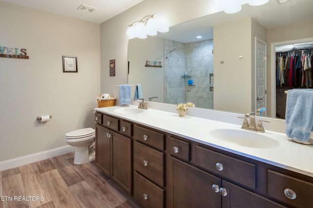 121 E Fortenberry St, Oak Ridge, TN 37830