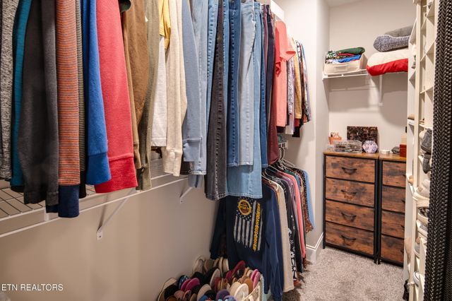 121 E Fortenberry St, Oak Ridge, TN 37830