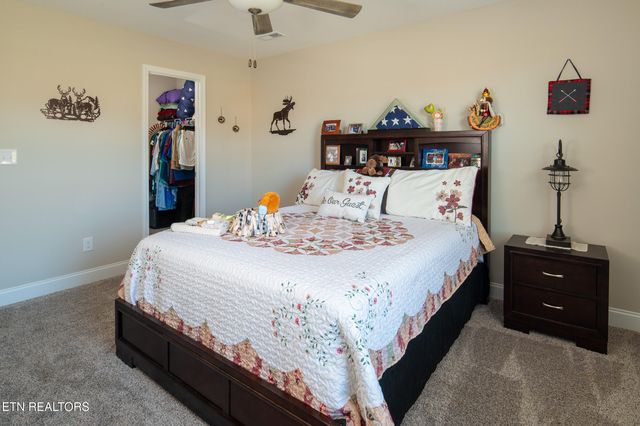 121 E Fortenberry St, Oak Ridge, TN 37830