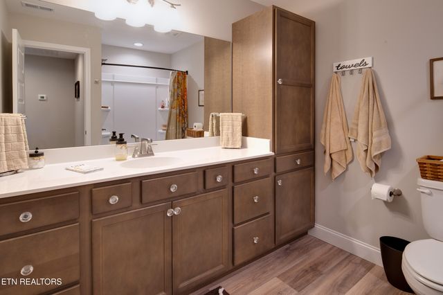 121 E Fortenberry St, Oak Ridge, TN 37830