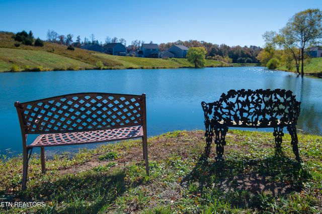 121 E Fortenberry St, Oak Ridge, TN 37830