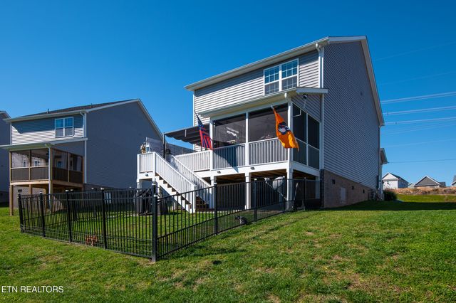 121 E Fortenberry St, Oak Ridge, TN 37830