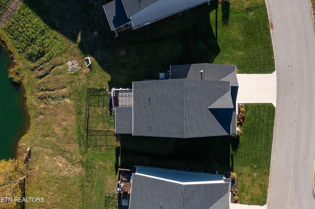 121 E Fortenberry St, Oak Ridge, TN 37830