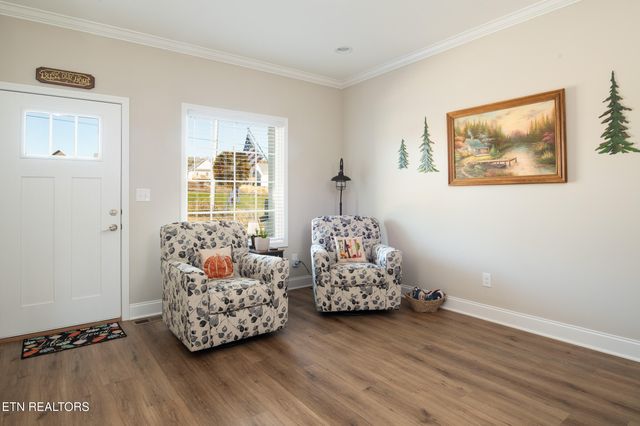 121 E Fortenberry St, Oak Ridge, TN 37830