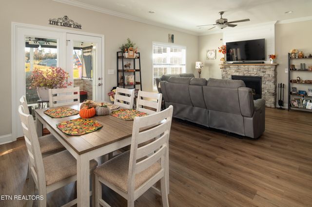 121 E Fortenberry St, Oak Ridge, TN 37830