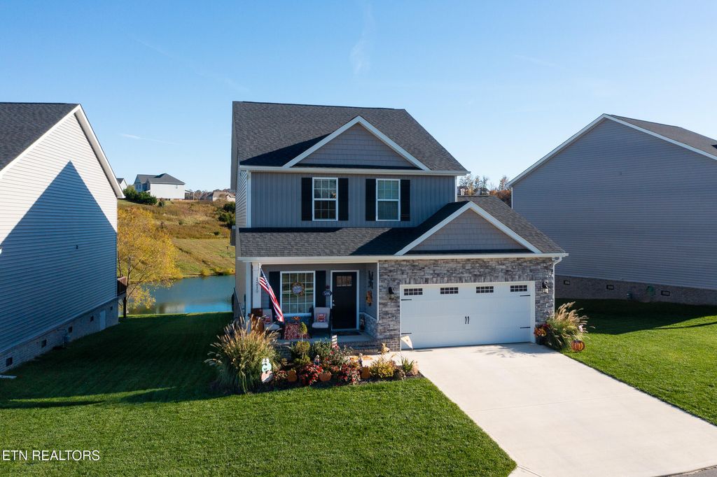 121 E Fortenberry St, Oak Ridge, TN 37830