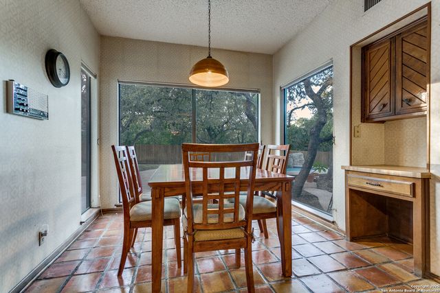 1811 moreshead, San Antonio, TX 78231