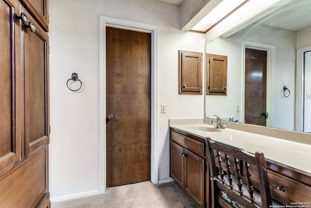 1811 moreshead, San Antonio, TX 78231