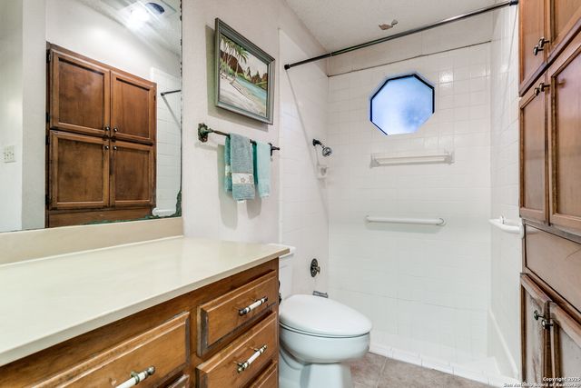 1811 moreshead, San Antonio, TX 78231