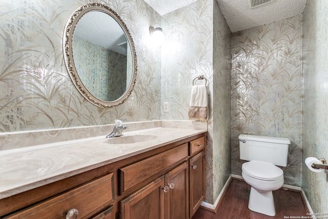 1811 moreshead, San Antonio, TX 78231