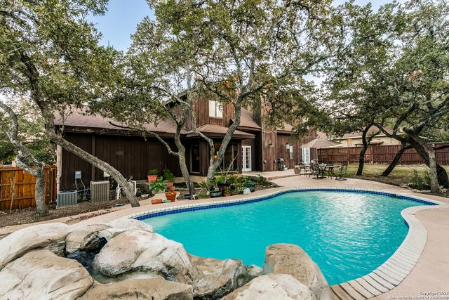 1811 moreshead, San Antonio, TX 78231