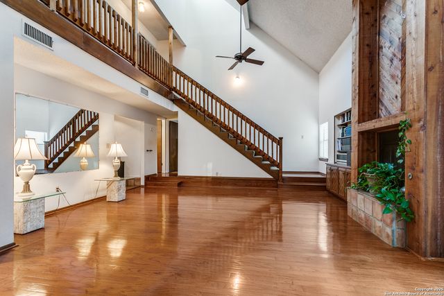 1811 moreshead, San Antonio, TX 78231