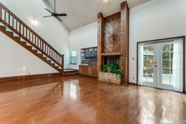 1811 moreshead, San Antonio, TX 78231