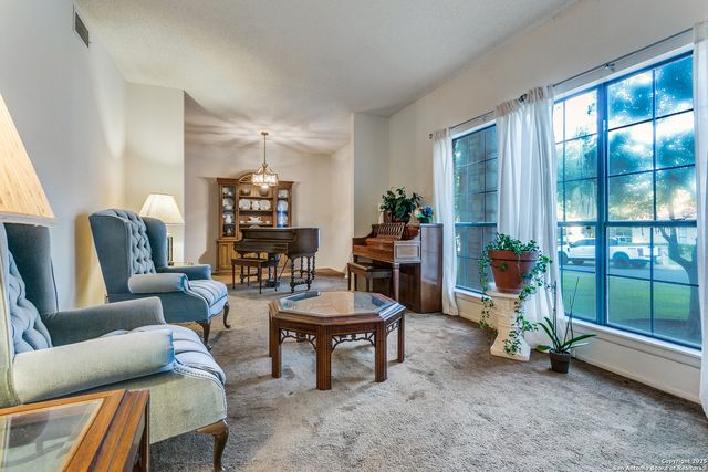 1811 moreshead, San Antonio, TX 78231