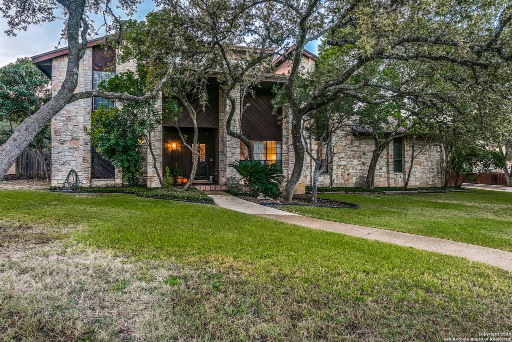 1811 moreshead, San Antonio, TX 78231