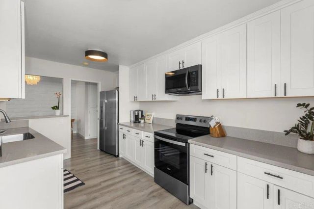 2544 Navarra 12, Carlsbad, CA 92009