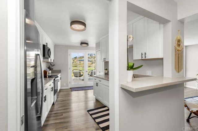 2544 Navarra 12, Carlsbad, CA 92009