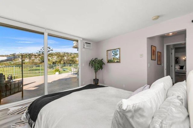 2544 Navarra 12, Carlsbad, CA 92009