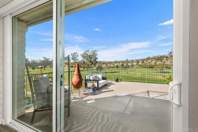 2544 Navarra 12, Carlsbad, CA 92009