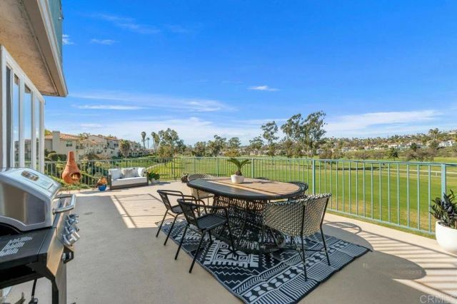 2544 Navarra 12, Carlsbad, CA 92009