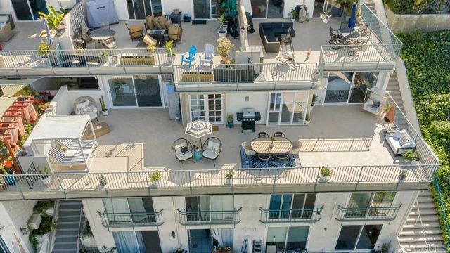 2544 Navarra 12, Carlsbad, CA 92009